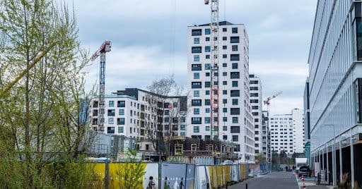 Wenn die Scheidung zum Unternehmensrisiko wird: Zugewinnausgleich bei Immobilienfirmen und Baubetrieben