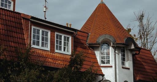 Wonneberger Bauunternehmung: Berliner Handwerk rund um Dach, Haus und Außenbereich