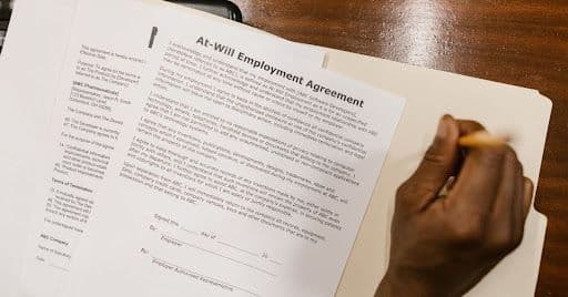 Immobilienunternehmen als Arbeitgeber: Worauf es beim Arbeitsrecht ankommt