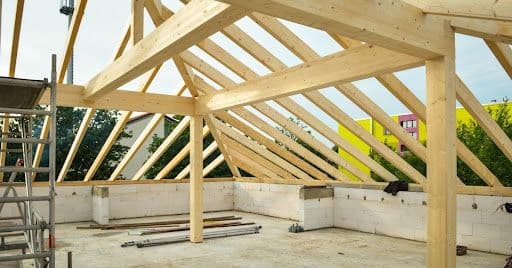 Dachwelt Kügler: Wie traditionelles Dachdeckerhandwerk und moderne Gebäudesanierung zusammenfinden
