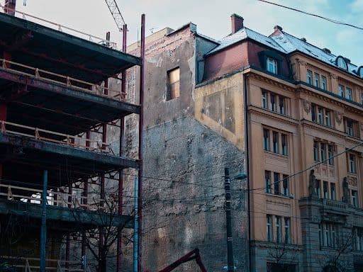 Sanierung im Bestand planen: Wie Maßnahmen und Schnittstellen zusammenfinden
