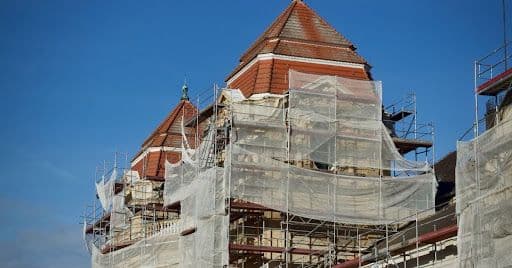 Gerüstplanung bei Bauprojekten: Was Auftraggeber früh klären sollten