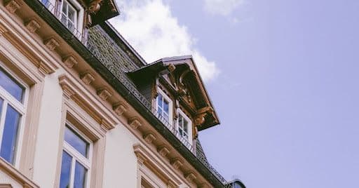 Geerbte Immobilie im Nachlass: Diese Schritte sollten Erben und Immobilienprofis kennen